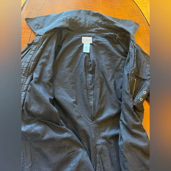 Chico’s black long raincoat/ windbreaker/ trench coat. Silver-tone buttons. Sz M - Picture 7 of 10